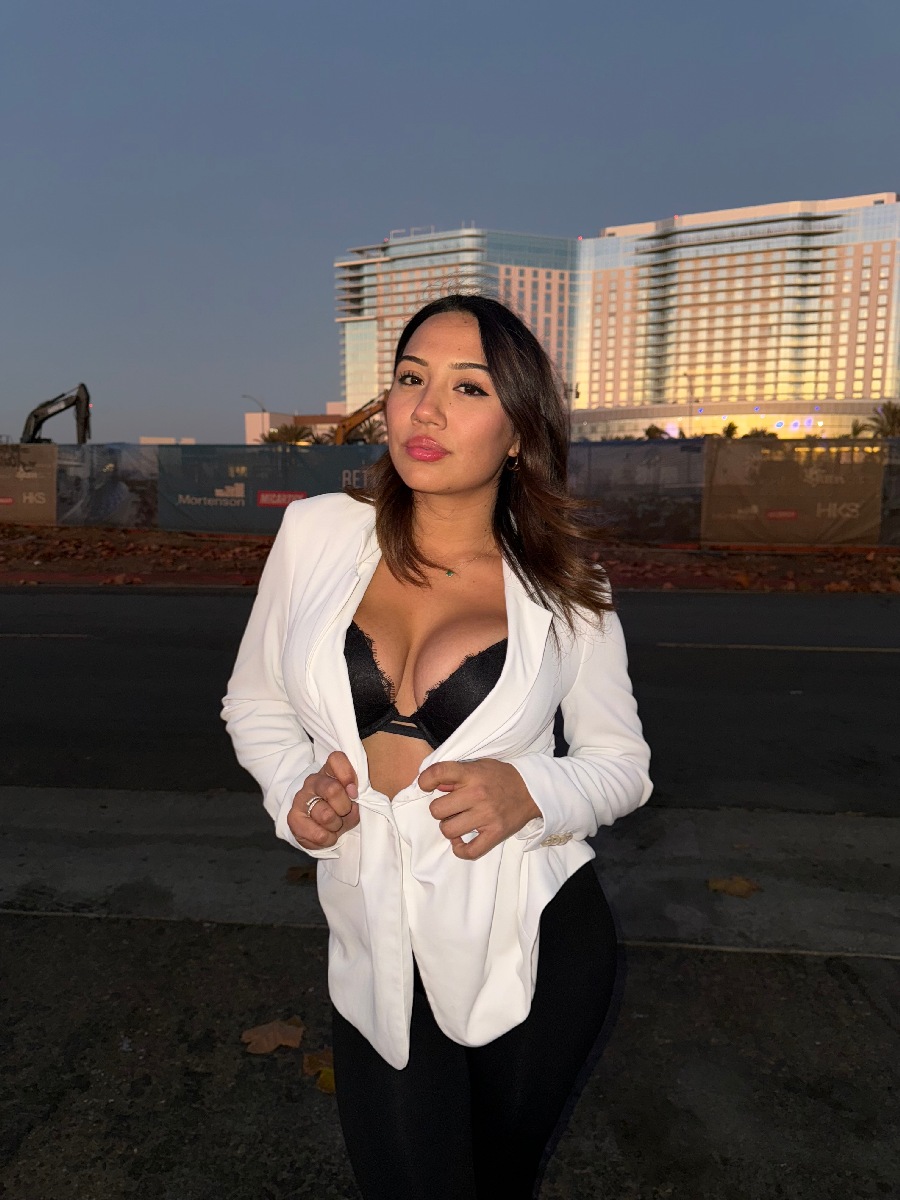 Take a pause and enjoy Ali Cruz — streaming from Yokohama