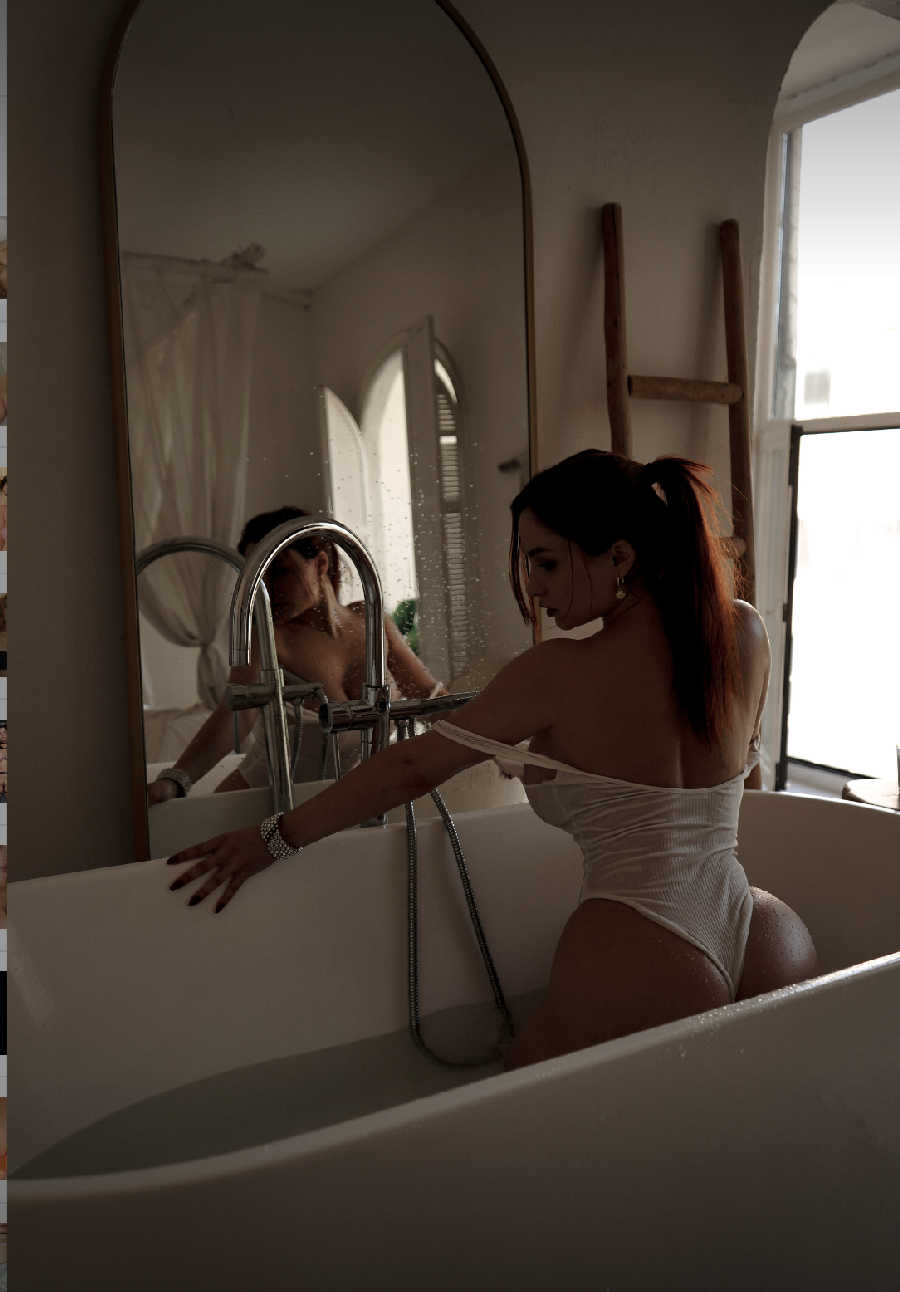 A playful frame from Miranda Faith nude — online in Yokohama