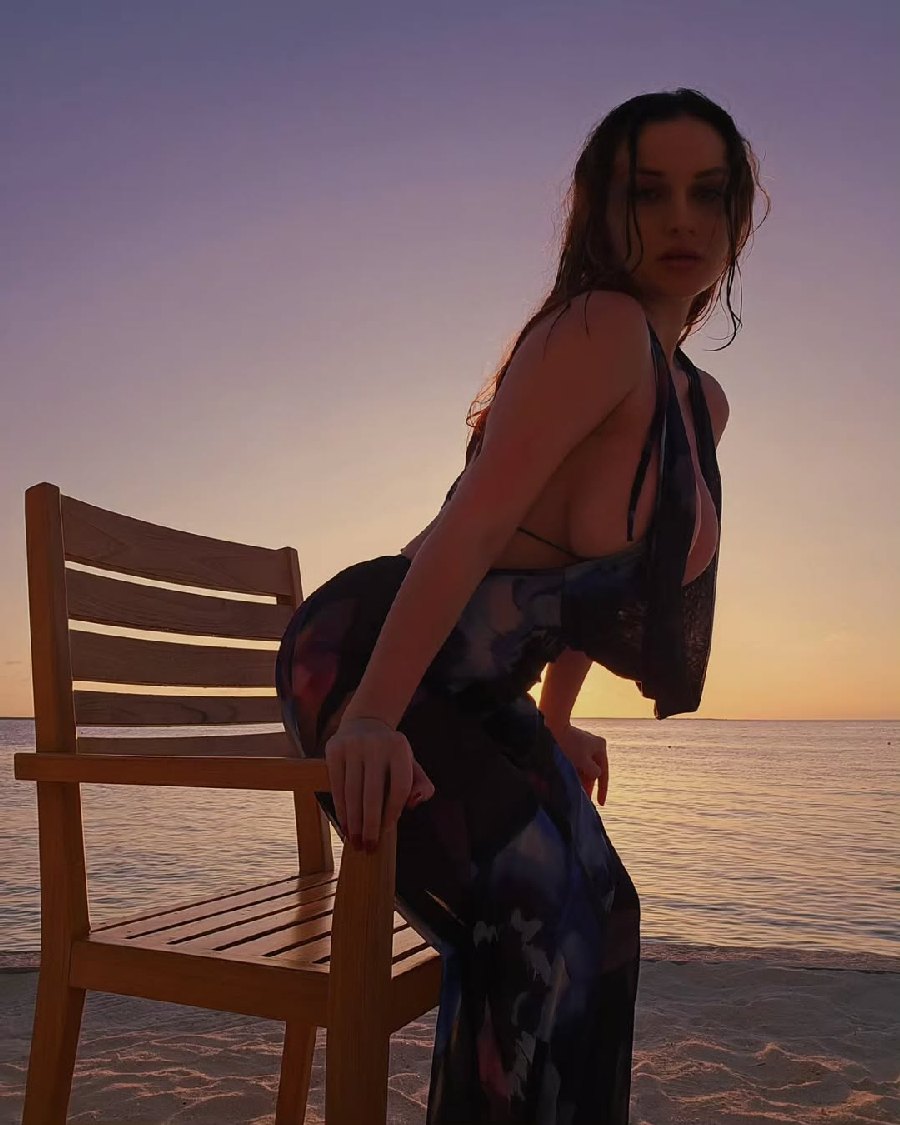 Sexy girl Miranda Faith nude in Yokohama