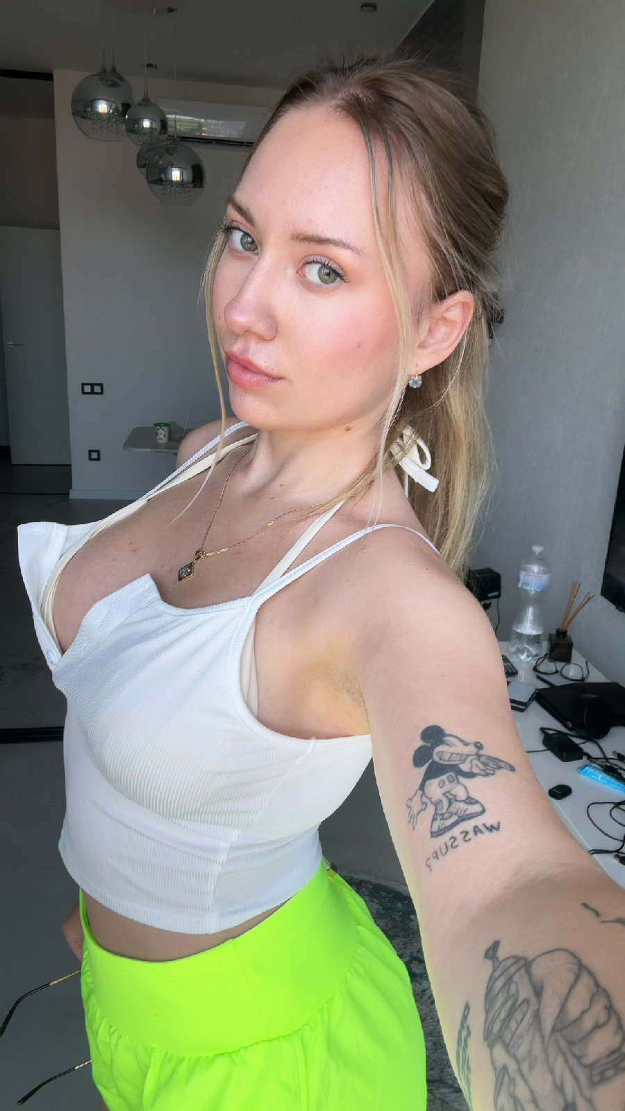 KateV in her underwear in Yokohama